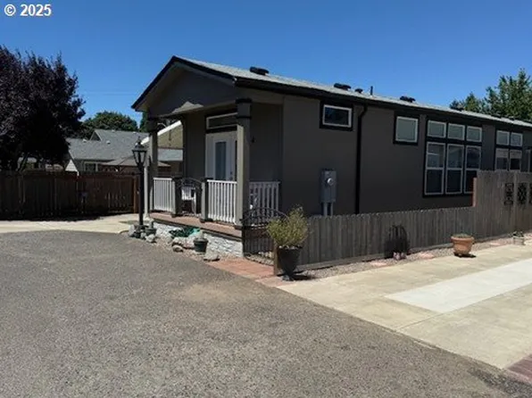 1200 Sheraton Dr Lot 4, Eugene, OR 97401