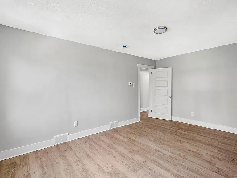 408 E 8th Ave — Photo 8