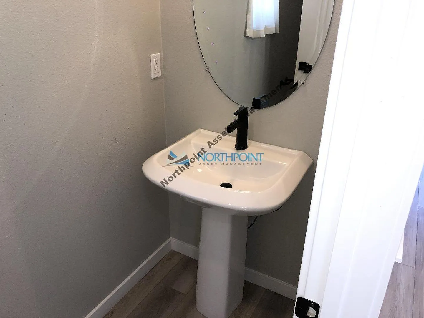 4 BR/2.5BA | Newly Renovated Single Family Home | 2-Car Covered Parking | Near Franklin Blvd! — Photo 4