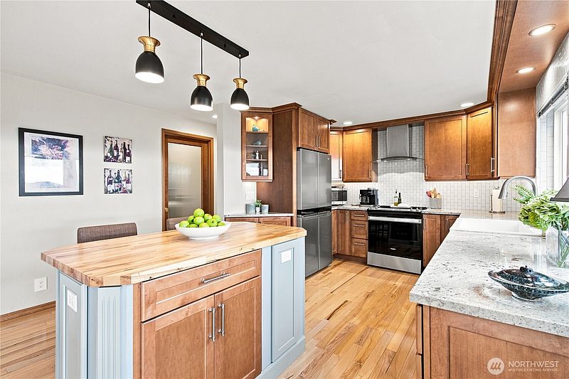 5th image of 38091 Fawn Road NE