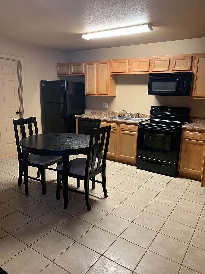 6689-MF4-E2 — Photo 2