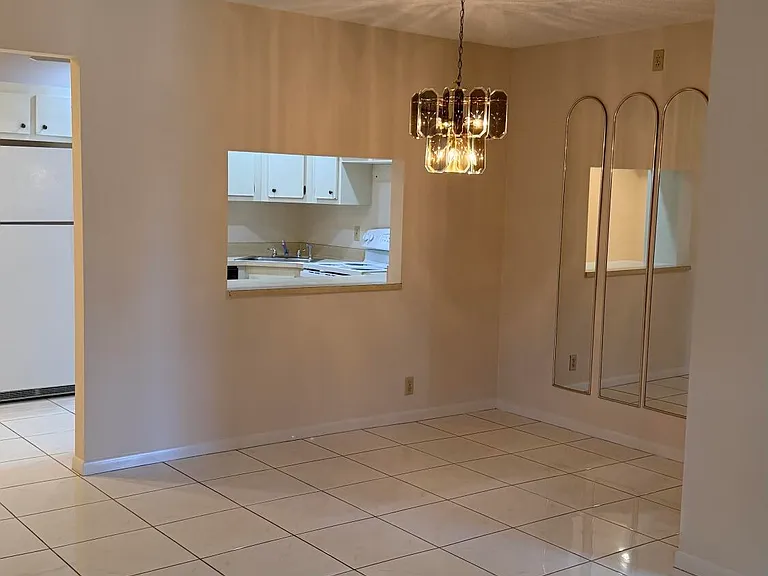 813 Sky Pine Way #F2 — Photo 3