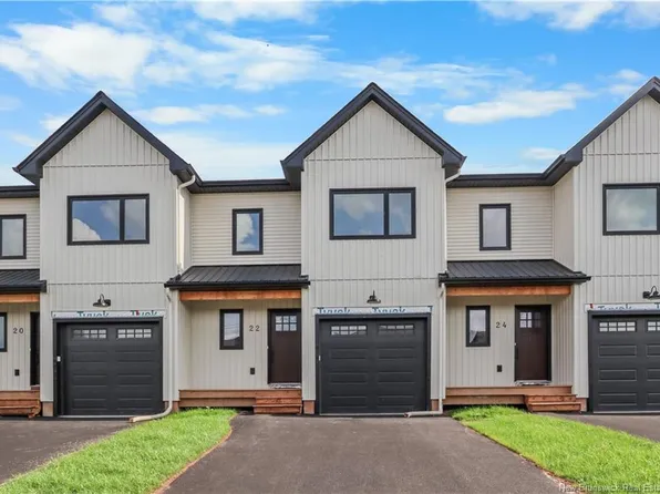 22 Vision Ct, Moncton, NB E1K 0A8