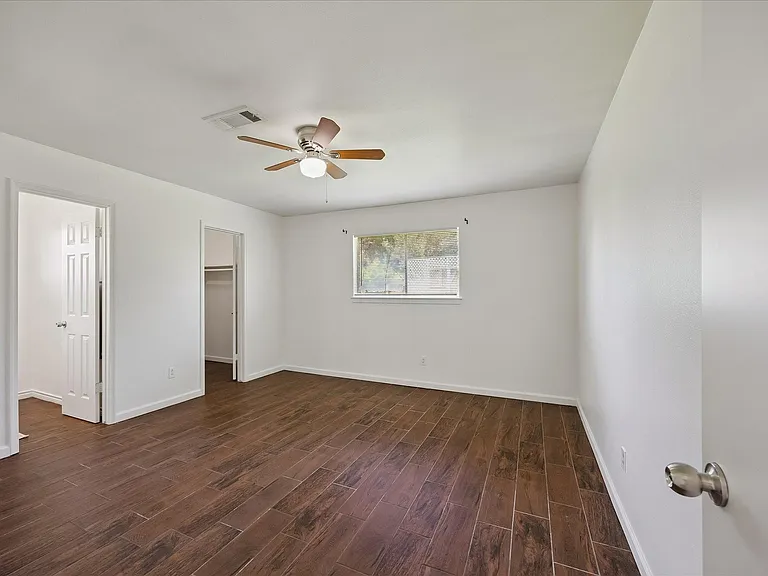 1217 E Brown Ln — Photo 8