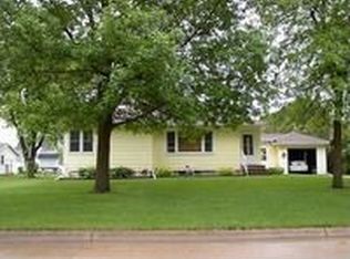 324 Goodell Ave, Readlyn, IA 50668