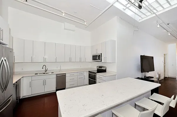 Rented by Eisenberg Exclusives | media 11