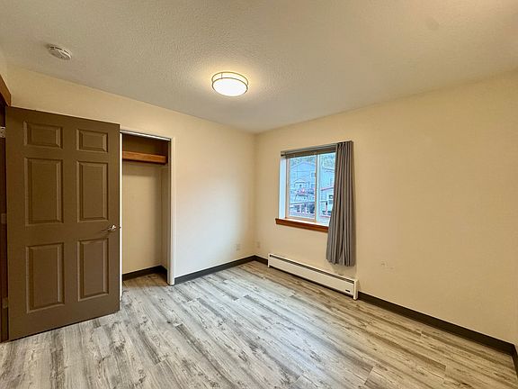 5th image of 911 3rd St APT 4