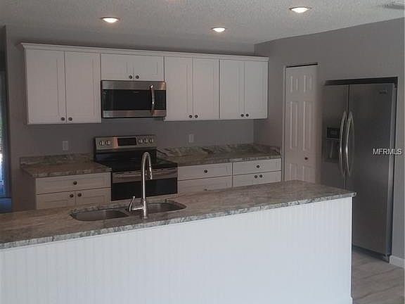 3rd image of 2813 Long View Dr