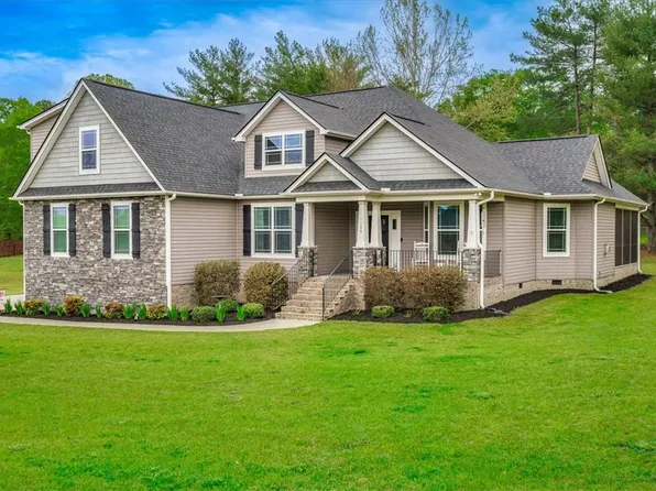 100 Jacob Lee Dr, Pelzer, SC 29669