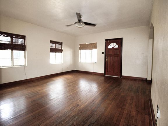 2nd image of 401 E Strawbridge Ave