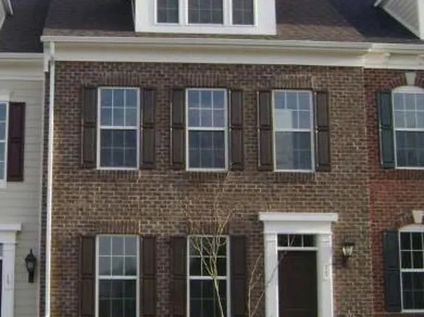 17 Derby Dr, La Plata, MD 20646