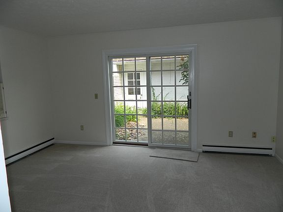 3rd image of 8210 Deepwood Blvd Unit 12