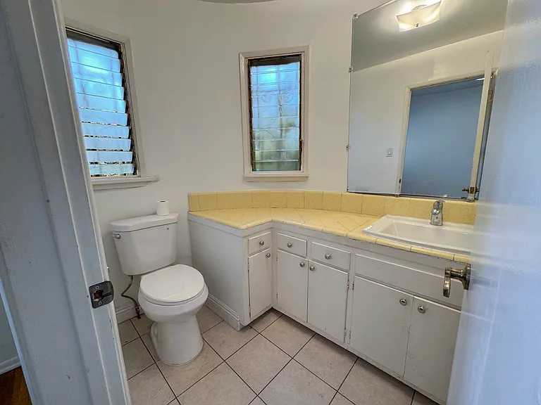 7929 Waring Ave #7929 — Photo 9