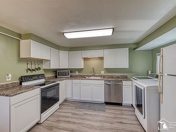 2nd image of 8883 Buerk Dr