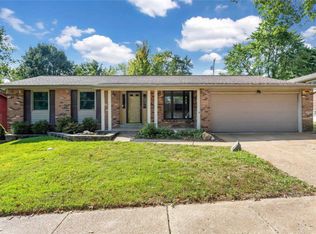 2712 Chalet Hill Dr, Saint Louis, MO 63129