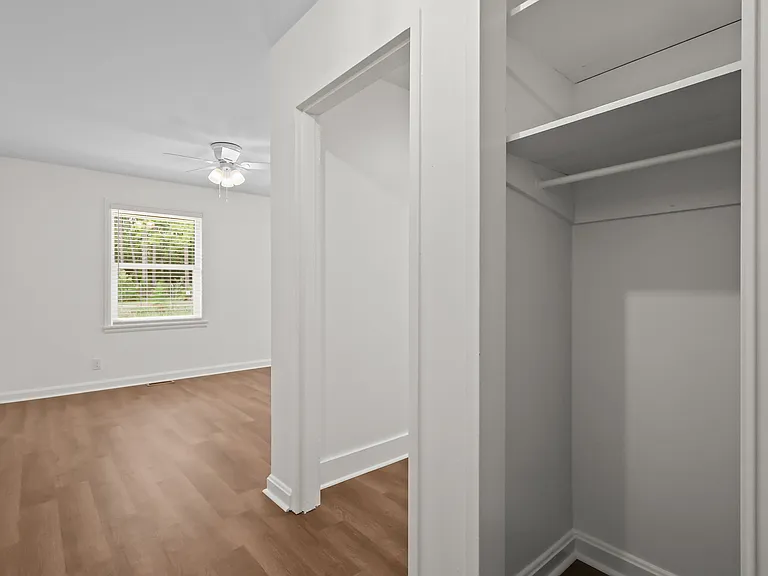 557 Kell Rd — Photo 14