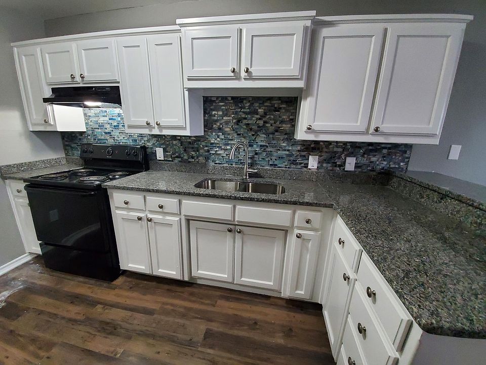 1st image of 504 W Franklin St APT 205