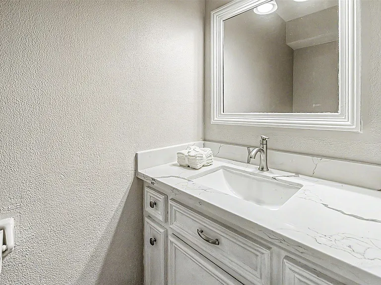 11651 Trailmont Dr — Photo 14