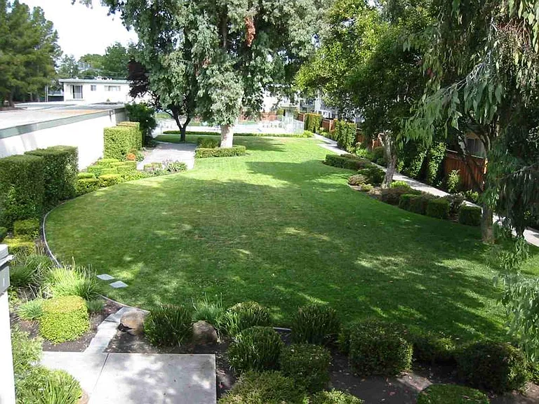 Pacific Garden Apartments — Photo 10