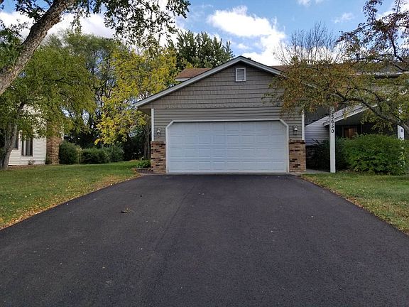 3rd image of 5650 Royal Oaks Dr