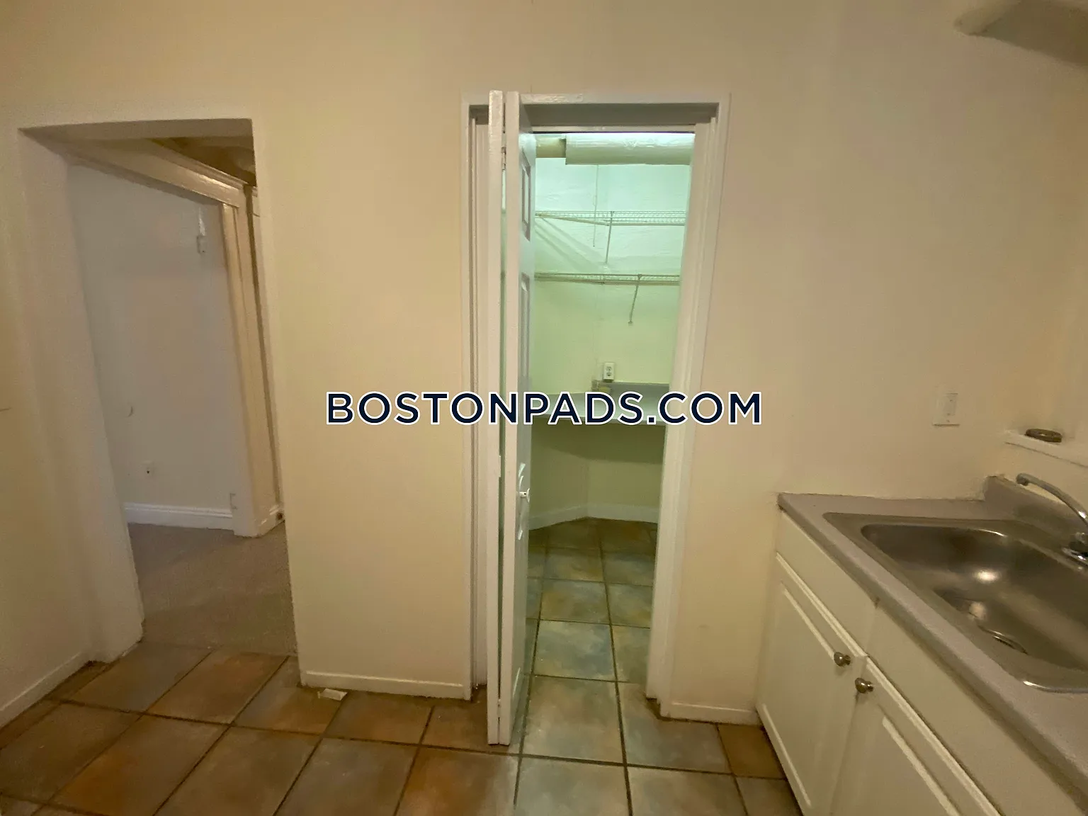518 Cambridge St — Photo 3