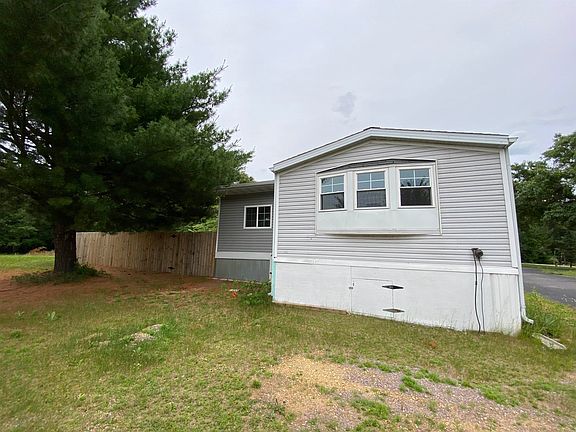 4th image of 292 Ember Ct