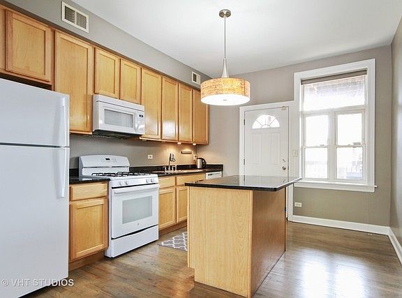 4th image of 3843 W Altgeld St #1