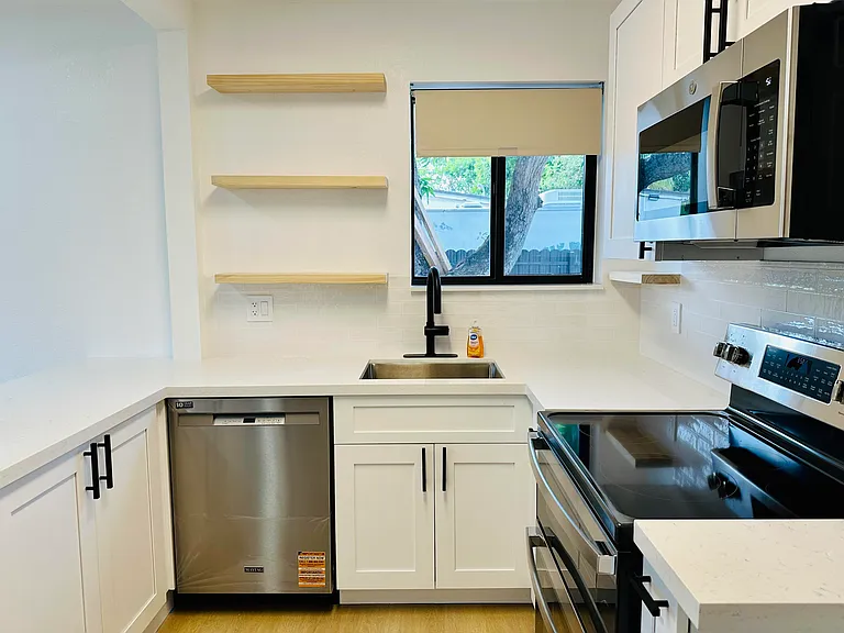 12225 NW 17th Pl — Photo 6
