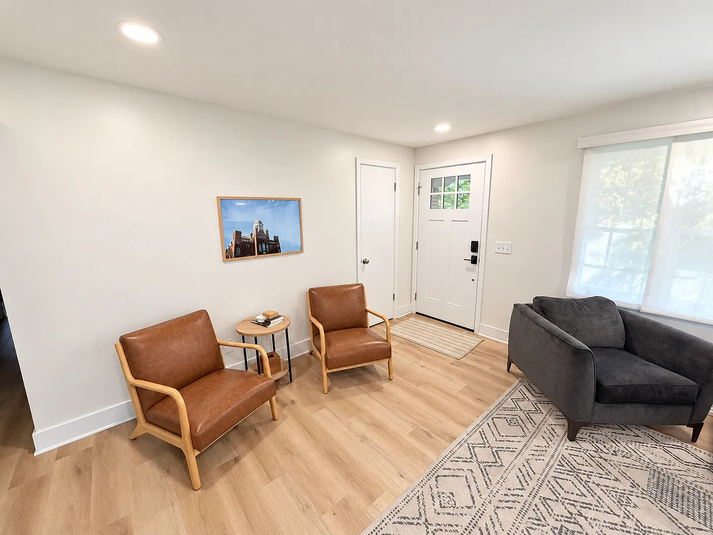 3 bed, 1.5 bath, 1274 sqft, $1,995 — Photo 3