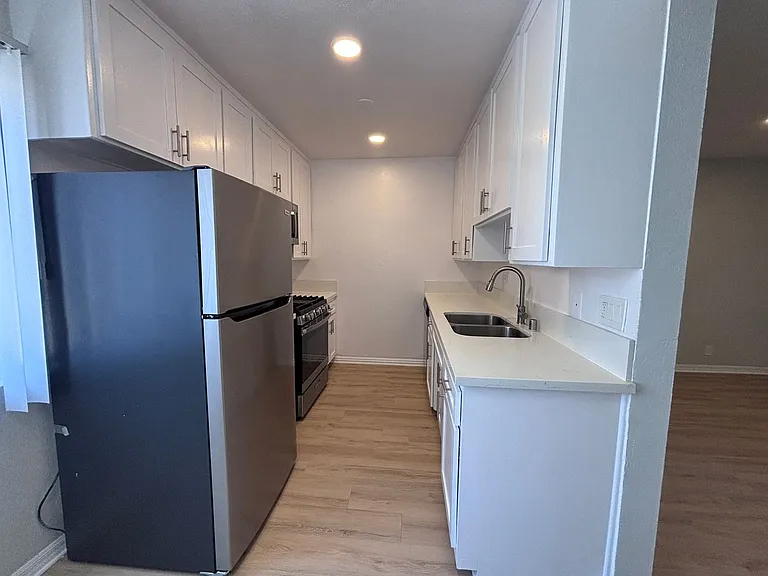 12323 Texas Ave — Photo 8