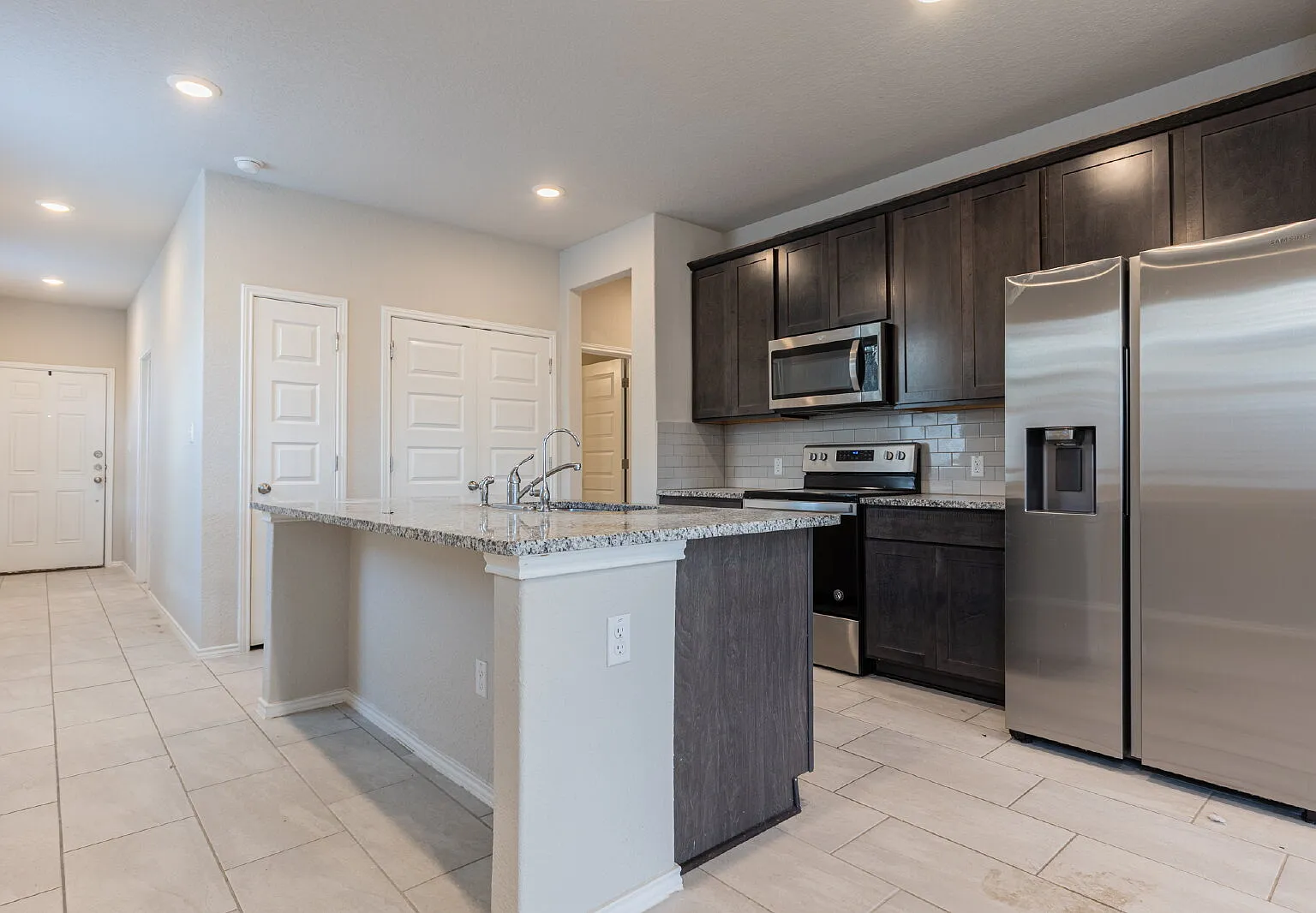 3 bed, 2.0 bath, 1326 sqft, $1,600 — Photo 4