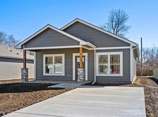 926 E Hamblin St, Ottawa, KS 66067