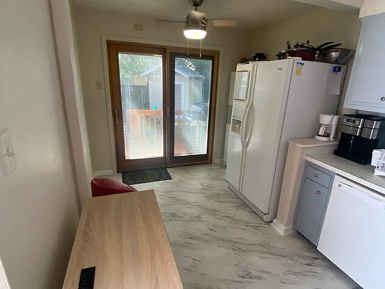 1533 Longwood Dr — Photo 4