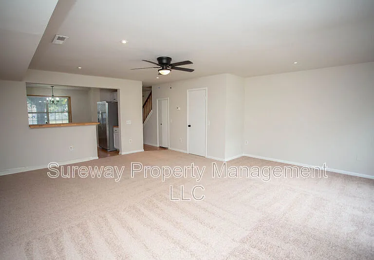 137 Brent Ct — Photo 6
