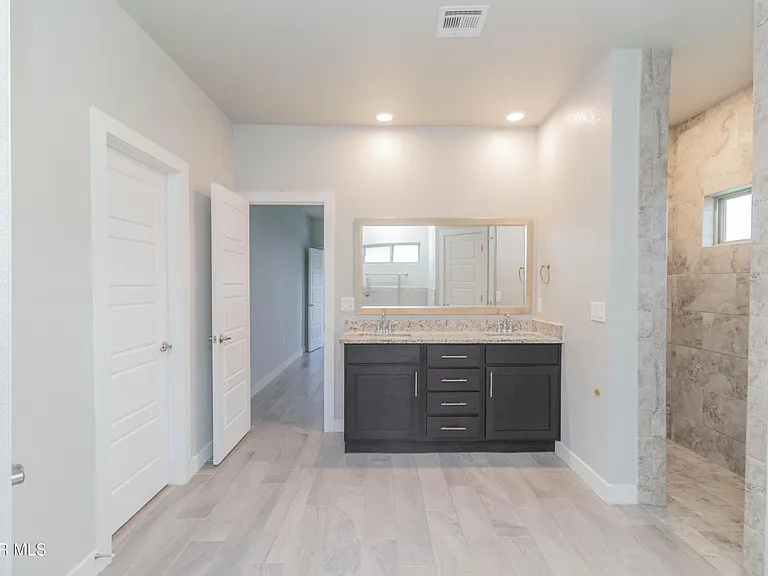 14724 Mike A Mendoza Ave — Photo 21