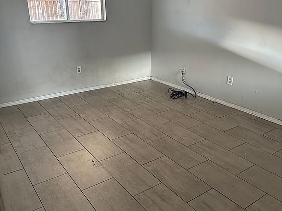 5th image of 454 E Rosewood Ln #454