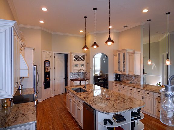 3rd image of 2265 Valencia Lakes Cir