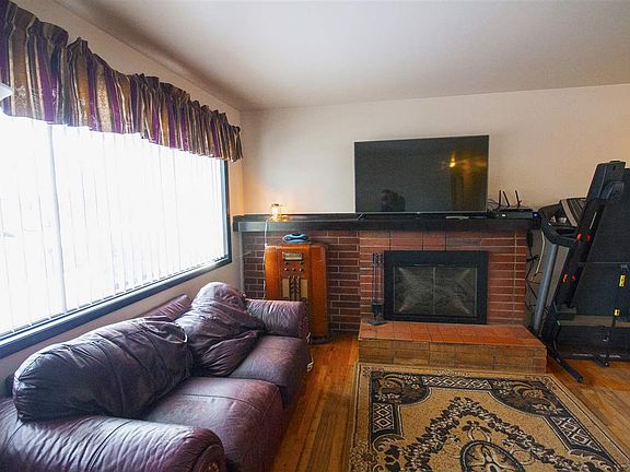 3rd image of 3815 E Ermina Ave
