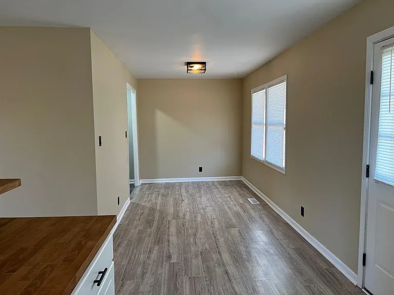 408 Brooke Dr — Photo 8