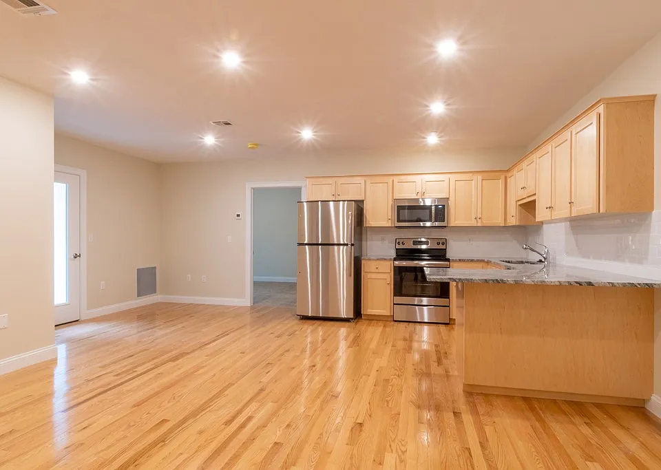 80 N Meadows Rd #105