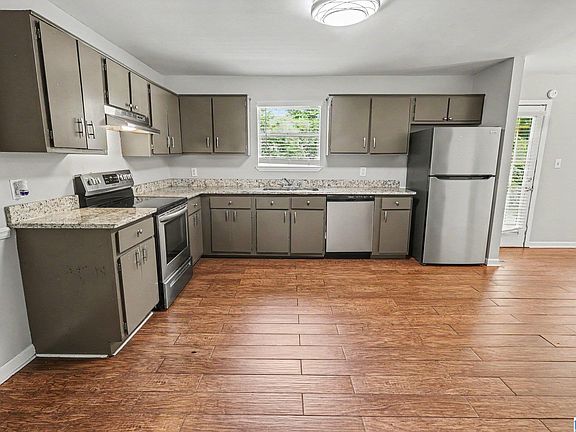 5th image of 2221 Pentland Dr