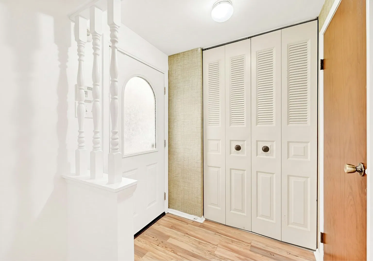 9 Bon Oak Court — Photo 2