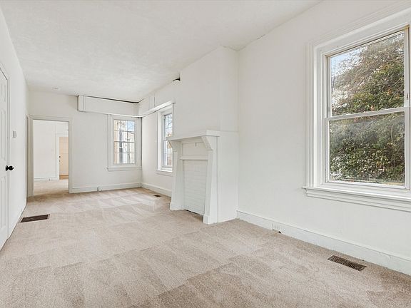 2nd image of 415 Walnut St #1