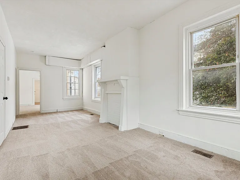 415 Walnut St #1 — Photo 2