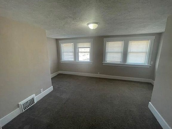 2nd image of 120 N 9th St #B