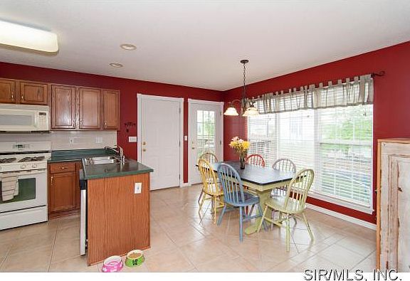 3rd image of 157 Crystal Gate Ln