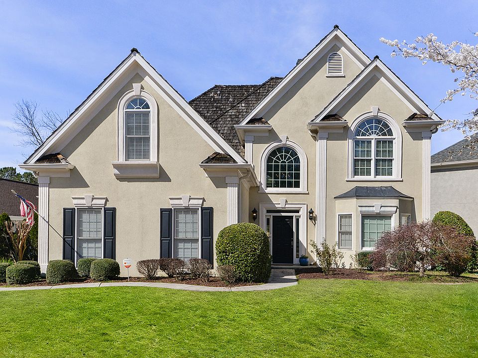 1st image of 2460 Village On The Grn