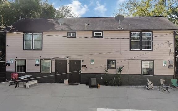2nd image of 605 E Hunnicutt St #C