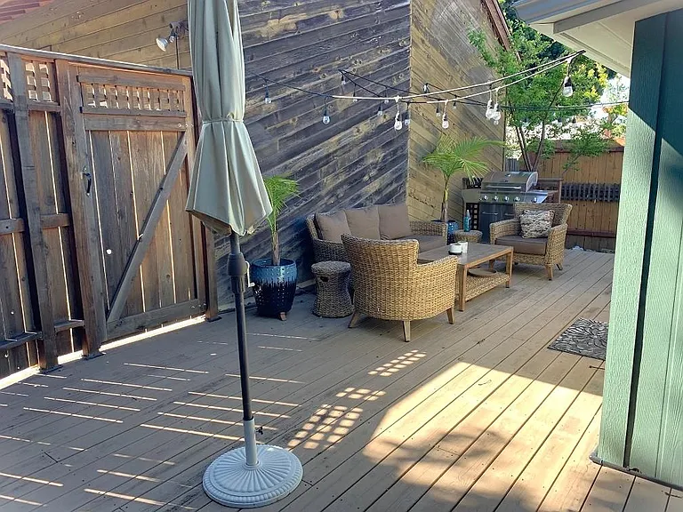 1051 1/2 Buchon St — Photo 11