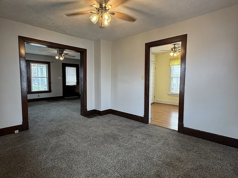 3221 Wayne Ave — Photo 5